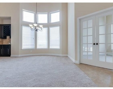 829 Mist Flower Drive - Photo Thumbnail 7