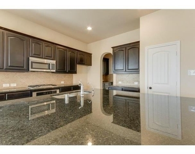 829 Mist Flower Drive - Photo Thumbnail 12