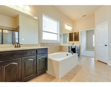 829 Mist Flower Drive - Photo Thumbnail 17