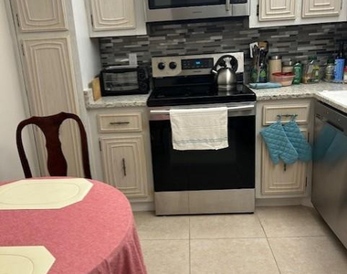 2801 Somerset Dr Drive - Photo Thumbnail 7