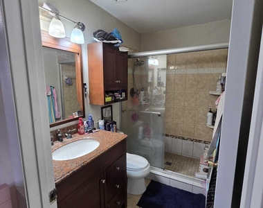 5204 Bayside Drive - Photo Thumbnail 18