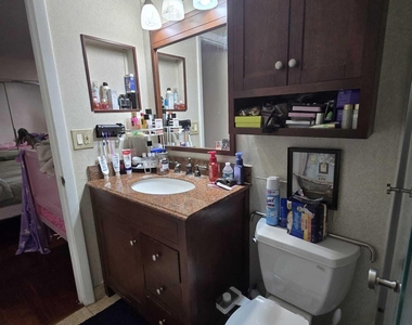 5204 Bayside Drive - Photo Thumbnail 19