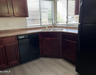 5122 E Shea Boulevard - Photo Thumbnail 9