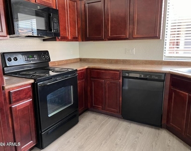 5122 E Shea Boulevard - Photo Thumbnail 10
