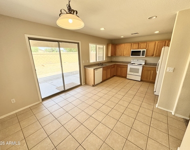 35 N 123rd Drive - Photo Thumbnail 10