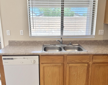 35 N 123rd Drive - Photo Thumbnail 13