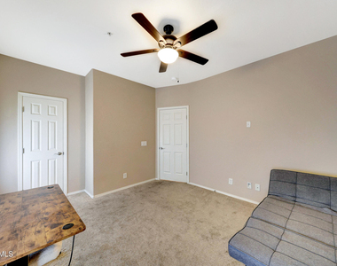 2950 W Louise Drive - Photo Thumbnail 14