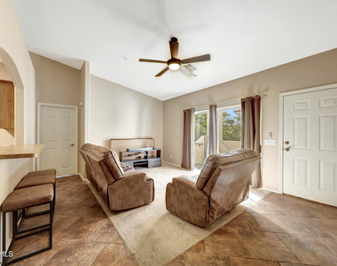 2950 W Louise Drive - Photo Thumbnail 34