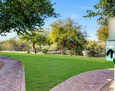 2950 W Louise Drive - Photo Thumbnail 3