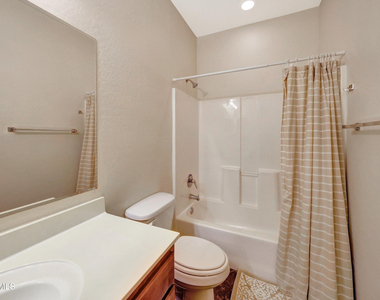 2950 W Louise Drive - Photo Thumbnail 22