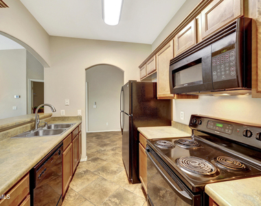 2950 W Louise Drive - Photo Thumbnail 32