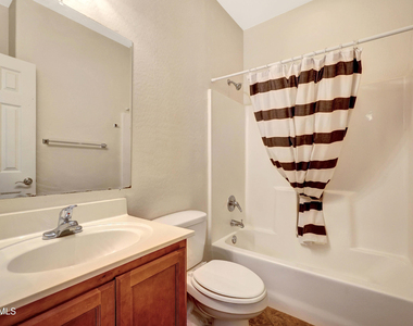 2950 W Louise Drive - Photo Thumbnail 17