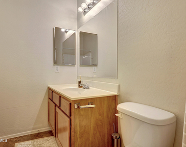 2950 W Louise Drive - Photo Thumbnail 23