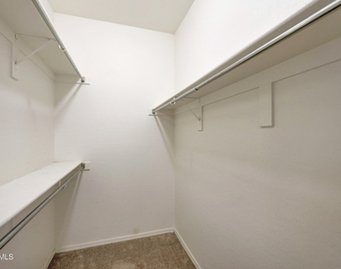 2950 W Louise Drive - Photo Thumbnail 16