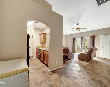 2950 W Louise Drive - Photo Thumbnail 35
