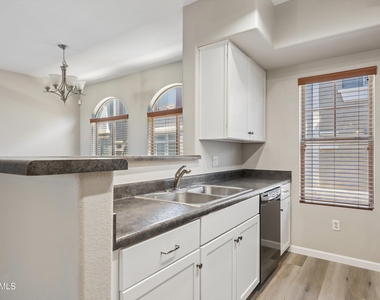2402 E 5th Street - Photo Thumbnail 12