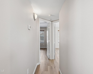 2402 E 5th Street - Photo Thumbnail 28