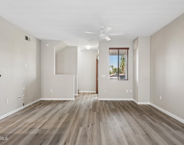 2402 E 5th Street - Photo Thumbnail 10
