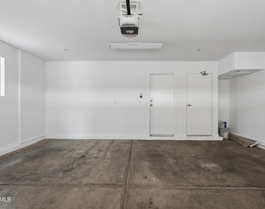 2402 E 5th Street - Photo Thumbnail 5
