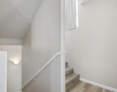 2402 E 5th Street - Photo Thumbnail 30