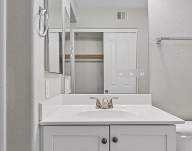 2402 E 5th Street - Photo Thumbnail 26