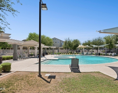 2402 E 5th Street - Photo Thumbnail 39
