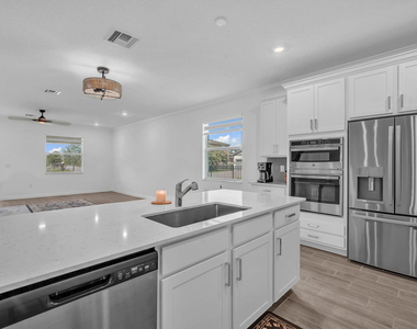 19270 Rolling Acres Road - Photo Thumbnail 7
