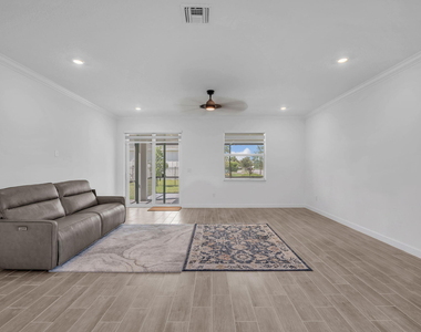 19270 Rolling Acres Road - Photo Thumbnail 10