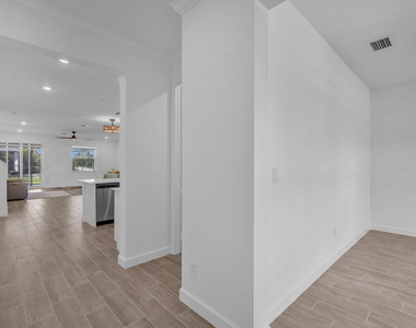 19270 Rolling Acres Road - Photo Thumbnail 9