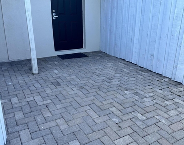 1501 Ne 7th Avenue - Photo Thumbnail 9