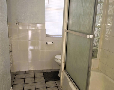 814 Poplar Drive - Photo Thumbnail 3