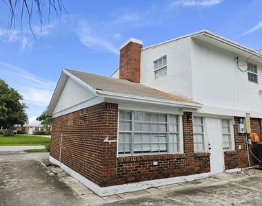 814 Poplar Drive - Photo Thumbnail 1