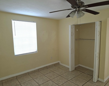 814 Poplar Drive - Photo Thumbnail 5