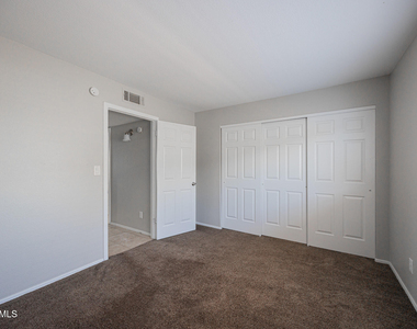 1055 W 5th Street - Photo Thumbnail 13