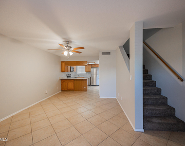 1055 W 5th Street - Photo Thumbnail 4