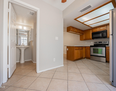 1055 W 5th Street - Photo Thumbnail 9