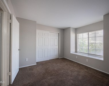 1055 W 5th Street - Photo Thumbnail 18