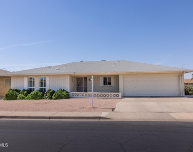 4613 E Escondido Avenue - Photo Thumbnail 1