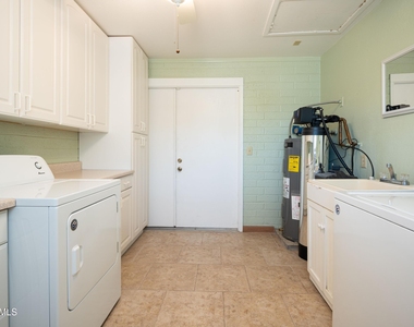 4613 E Escondido Avenue - Photo Thumbnail 14
