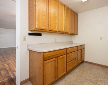 4613 E Escondido Avenue - Photo Thumbnail 15