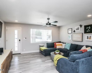 7810 E Willetta Street - Photo Thumbnail 10