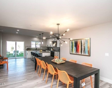 7810 E Willetta Street - Photo Thumbnail 8