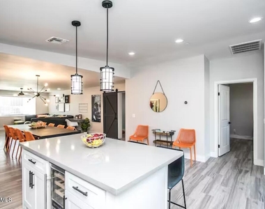 7810 E Willetta Street - Photo Thumbnail 5