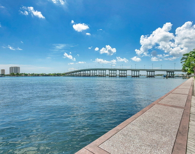 2650 Lake Shore Drive - Photo Thumbnail 30