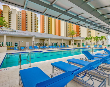2650 Lake Shore Drive - Photo Thumbnail 39