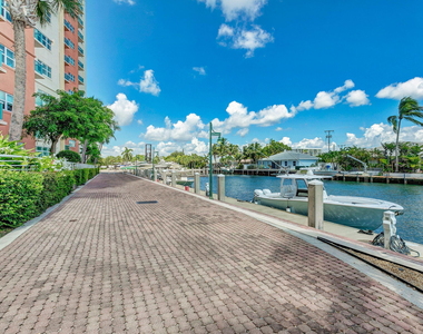 2650 Lake Shore Drive - Photo Thumbnail 28