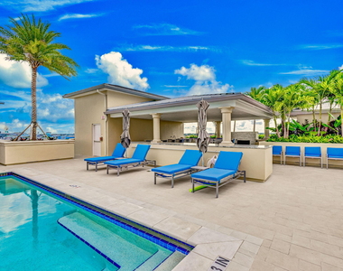 2650 Lake Shore Drive - Photo Thumbnail 40