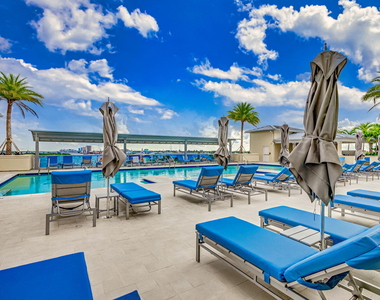 2650 Lake Shore Drive - Photo Thumbnail 43