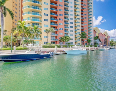 2650 Lake Shore Drive - Photo Thumbnail 34
