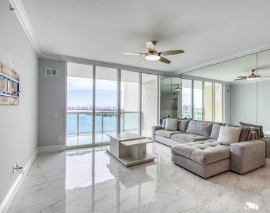 2650 Lake Shore Drive - Photo Thumbnail 7